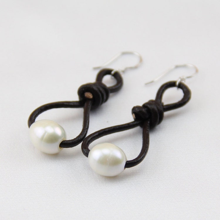 Pearl leather earringsleather earingsleather pearl by PearlOnly