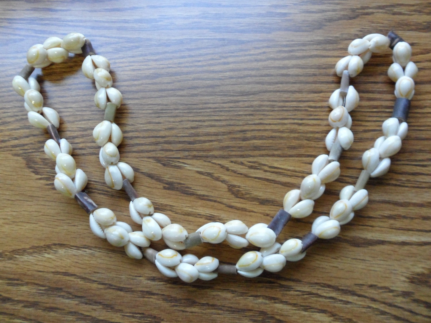 vintage shell necklace