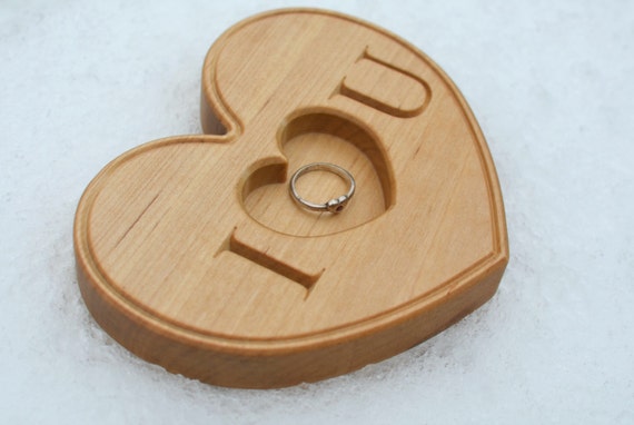 engagement ring wooden box