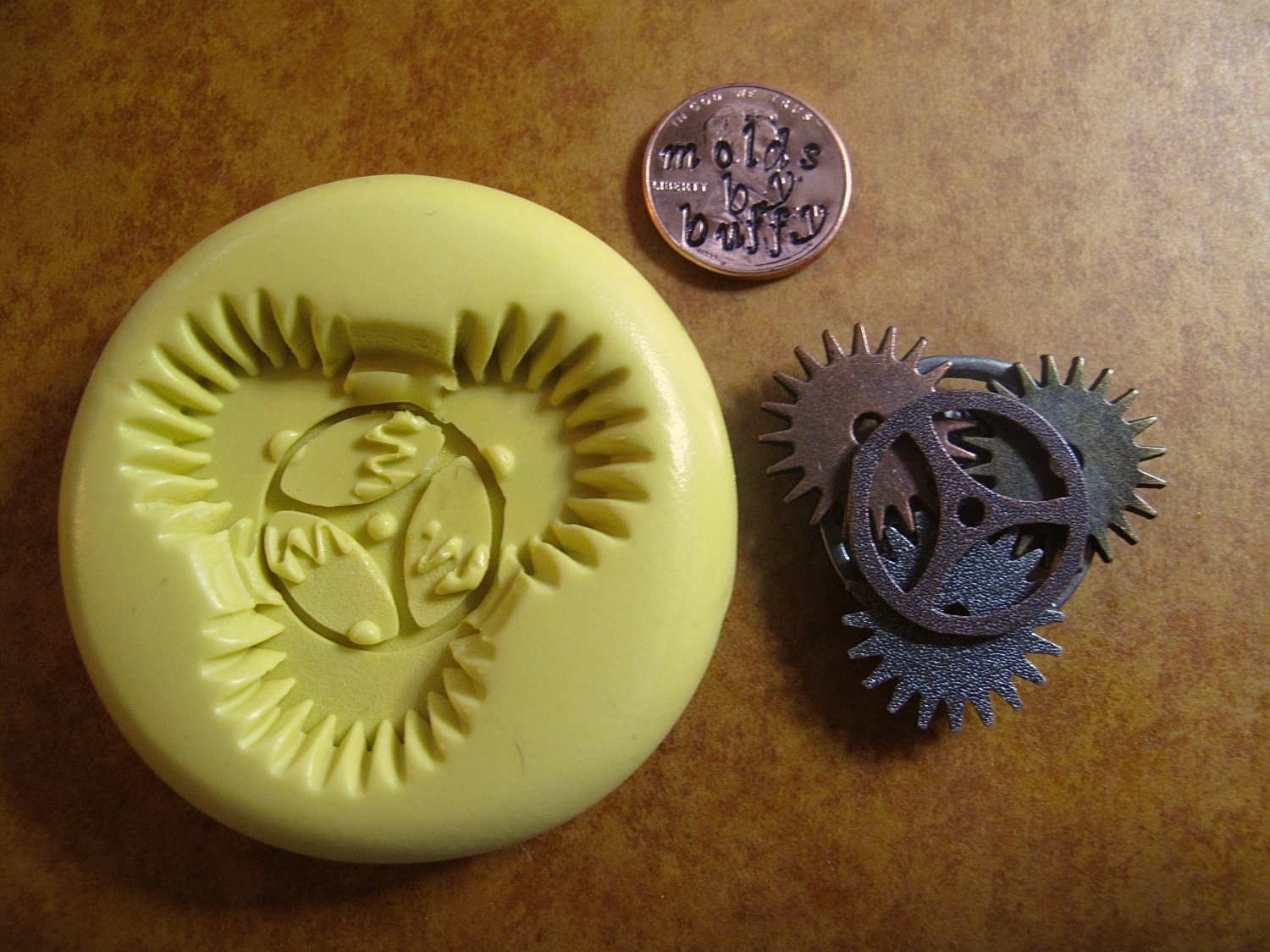 STEAMPUNK gears SILICONE flexible mold, resin mold, food mold, pmc mold, jewelry mold, crayon mold, fondant mold