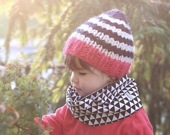 Baby Infinity scarf - Baby scarf - Baby bib - Black - White