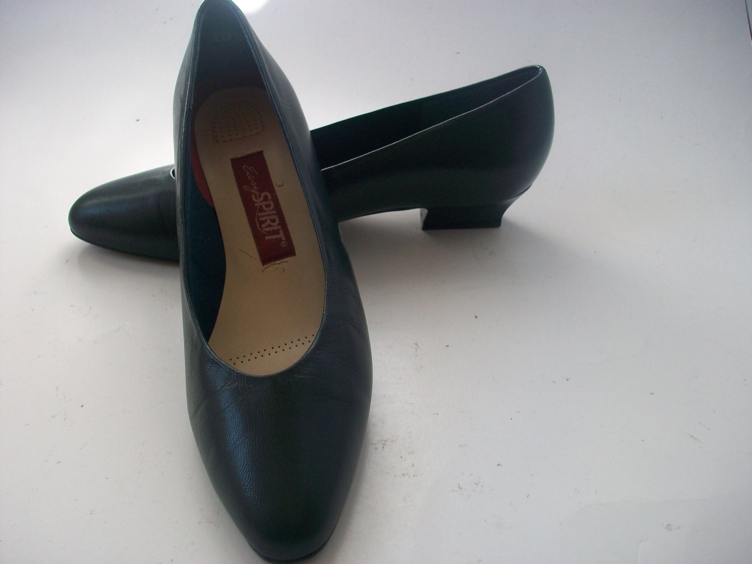 Easy Spirit Navy Leather Low Heel Pumps Dark Blue Squarish