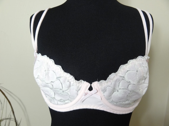VICTORIA'S SECRET Vintage 1980s or 70s pale pink soft bra