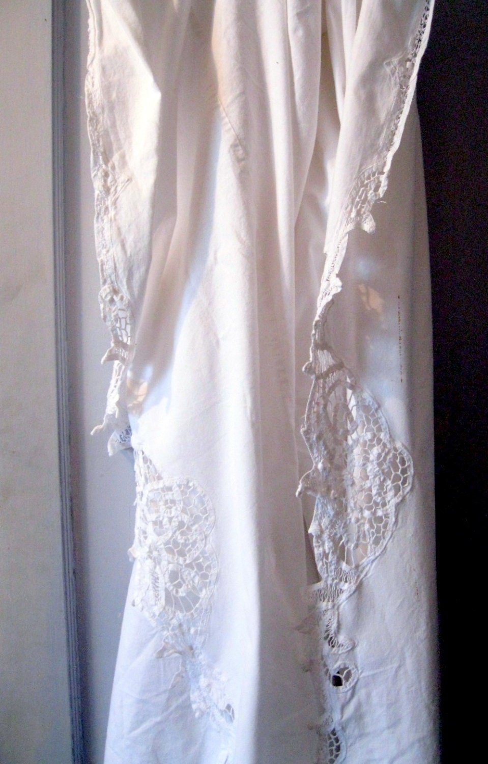 Vintage Bed Skirt Battenburg Lace Queen Size by mailordervintage