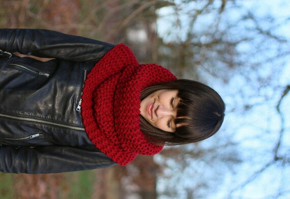 Chunky Knit Cowl Scarf Snood Deep Red
