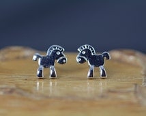 IT - Hada Collection S/S Wild Horse Earrings - Hoop