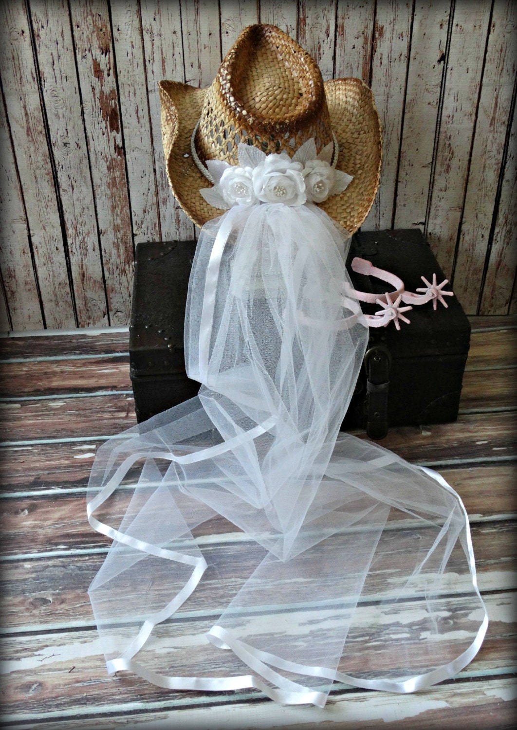 White-western-bridal-wedding-cowgirl-hat-cowboy-western