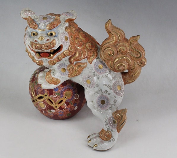Japanese Fine Art Kutani Ware Foo Dog Shishi Lion Statue