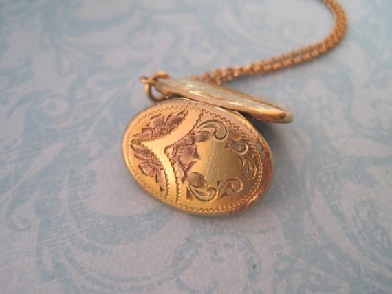 Vintage Locket Oval Petite Locket Flowers and Old Photos