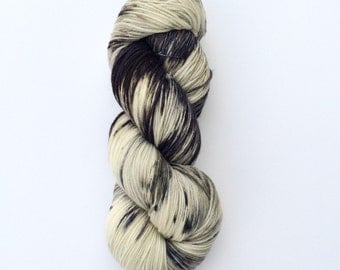 Hand Dyed Sock Yarn, Knitting Yarn, Merino Wool Nylon 75/25 blend, 100g/462 yards