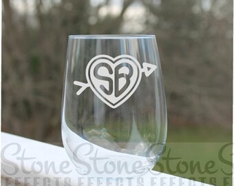 monogram wine glasses, Etched Stemless Wine Glasses, Heart Monogram, Wine Glass - 17oz, Wine Glasses, wedding wine glass, personalized