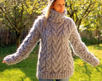 Hand Knit Mohair Sweater Light GRAY Cable Champaign Fuzzy