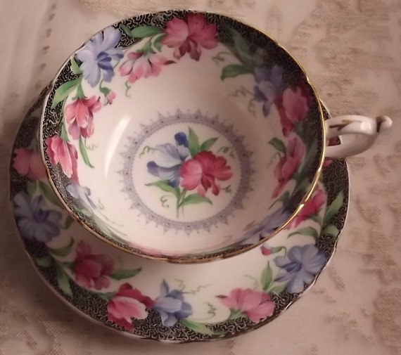 Paragon tea cup and saucer sweet peas antique Paragon