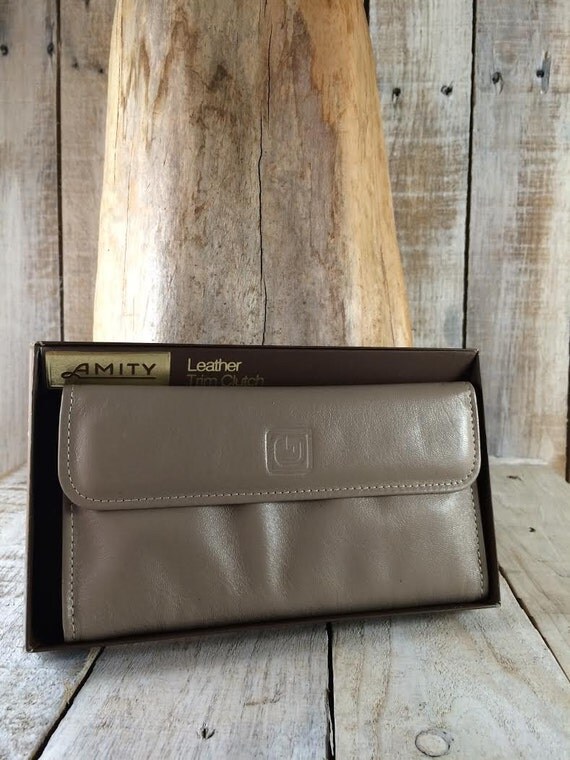 Amity Wallet Taupe Leather Wallet Women Taupe by BostonInventory