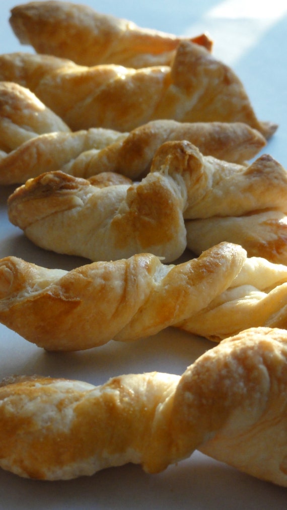 2 dozen /24 french biscuit authentic french puff pastry