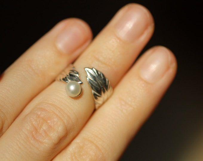Silver ring Pearl ring Sterling silver ring Cuff ring Leaf ring Silver leaf ring Gold leaf ring Gift for her Bridesmaid ring Womens ring