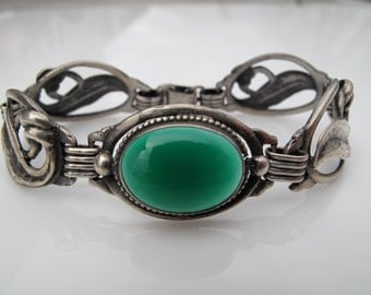 Vintage Arts and Crafts Art Nouveau Hammered Sterling Silver 925 and Chrysoprase Bracelet
