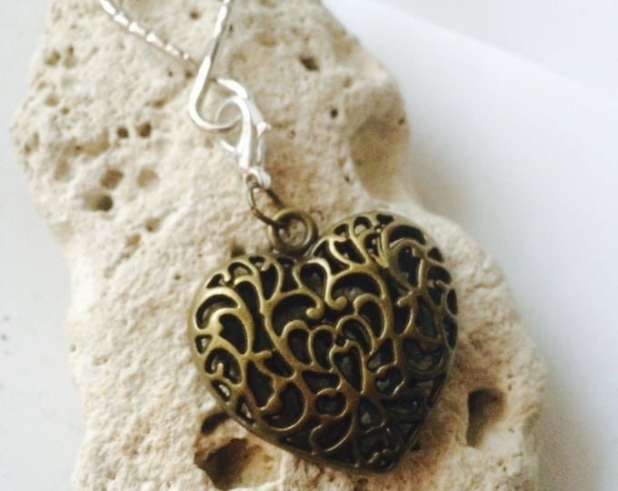 Antiqued Bronze Filigree Heart - KeyRing