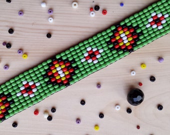 Green Native American Indian Style Beaded Choker Necklace