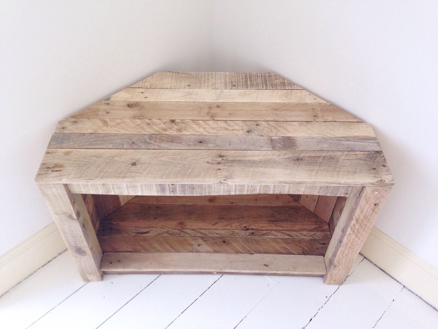 Handmade Rustic Corner Table/Tv Stand. by RemyDicksonDesigns