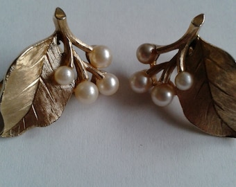 VINTAGE TRIFARI EARRINGS