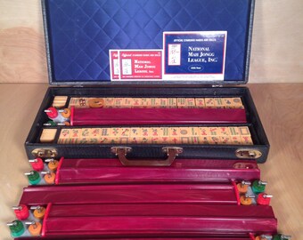 Vintage Mah Jongg Set 152 Butterscotch Bakelite Tiles Cherry Bakelite Racks