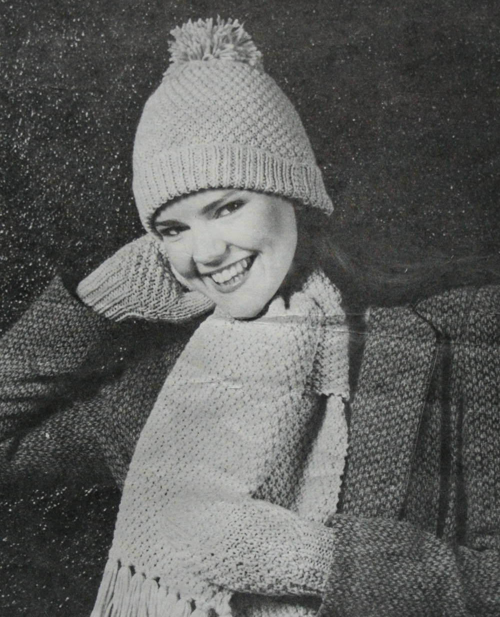 Knitting Patterns Hat Scarf and Mittens Beehive 334 Women