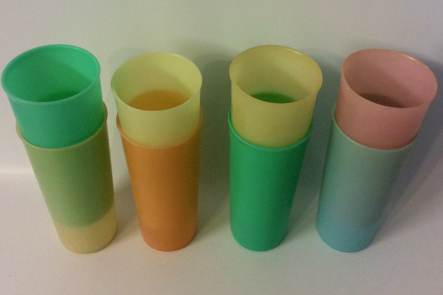 8 Vintage Tupperware Tumblers Various Styles B2