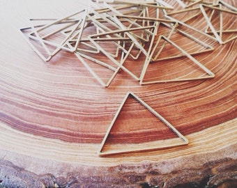 brass triangle link 24mm - 25 pieces - destash