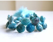 35% Off Chrysocolla Gemstone Briolette Faceted Heart 10.5mm 18 beads