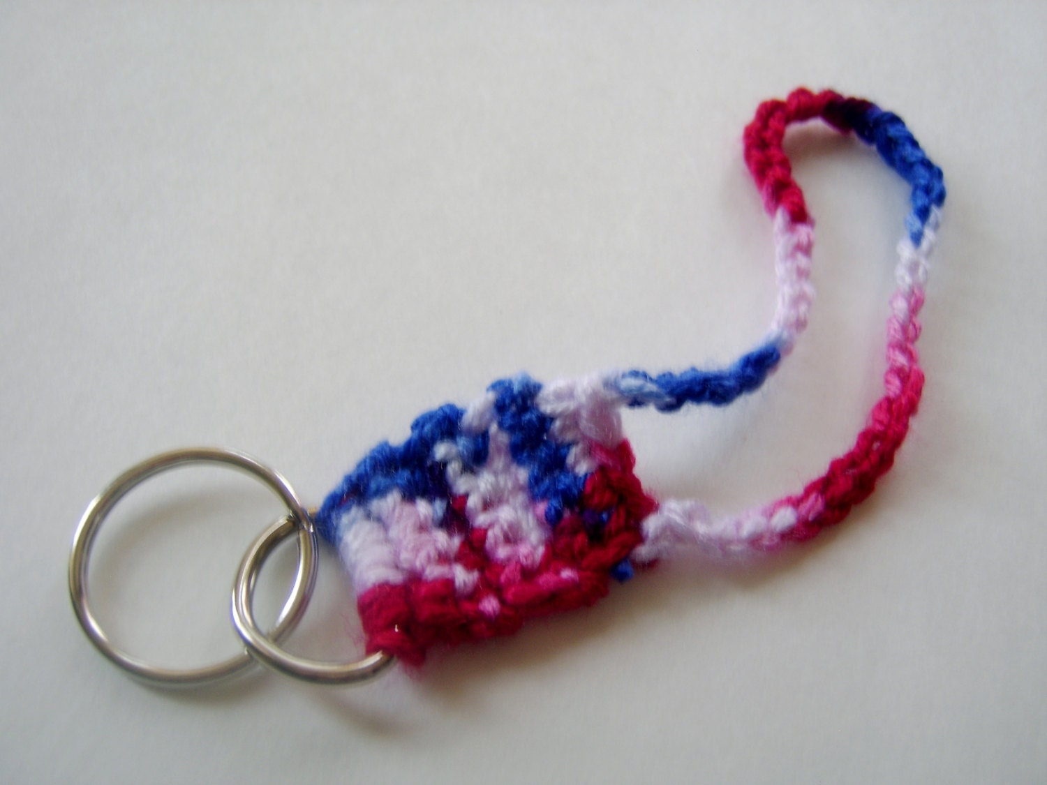 Crochet Loop Keychain Keyfob Mini Lanyard Red White by Gillyweeds
