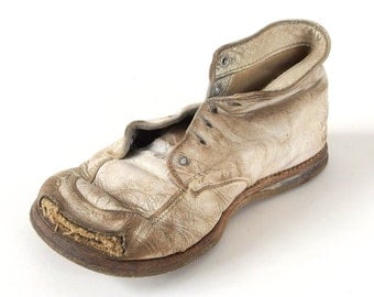 Single Vintage Toddler White Leather High Top Shoe