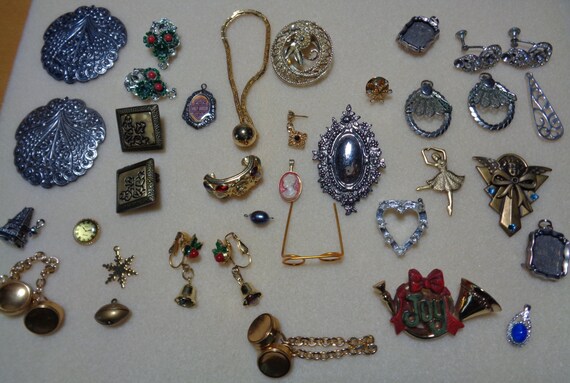 Vintage Destash Jewelry Supplies 36 Pieces by TheSewingBag on Etsy