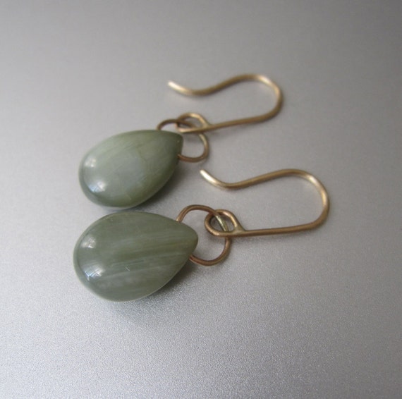 green cat s eye drops solid 14k gold earrings green cat s eye drops solid 14k gold earrings