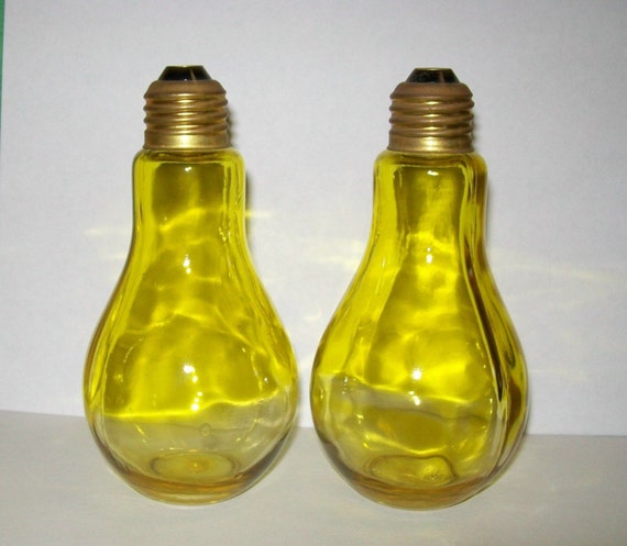 Vintage Light Bulb Salt And Pepper Shakers 5 By Pugslabsndobes 2860