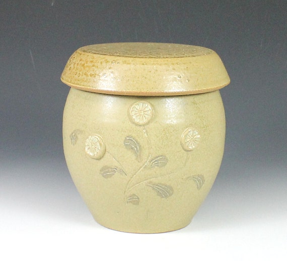 Korean Onggi Pot Handmade Pottery Jar with Lid Stoneware