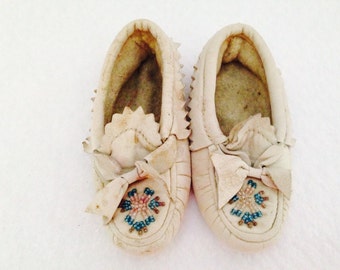 Darling Vintage Baby Leather Moccasins