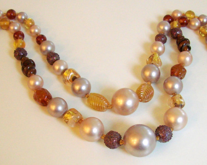 Art Glass Bead Necklace / Mid Century 50s 60s / Faux Amber / Neutral Colors / Vintage Jewelry / Jewellery