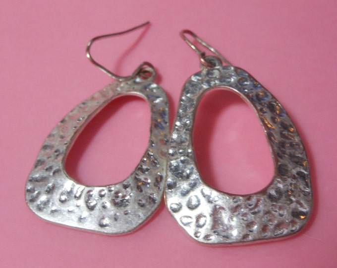 FREE SHIPPING Hammered earrings, silver plated, handmade circa 1970s silver over copper with french wires