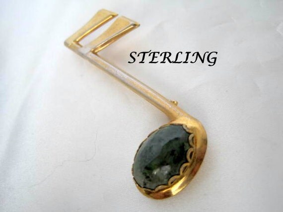 Sterling Music Brooch - Jade Cabochon - Musician Pin - Musical Brooch