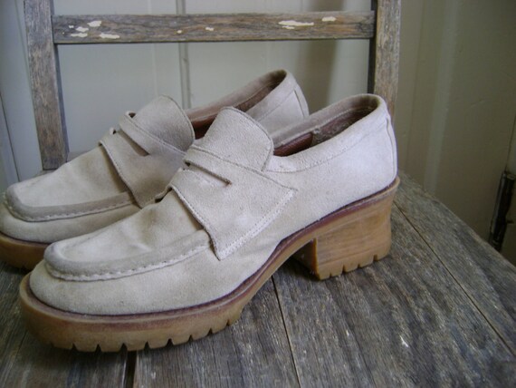 90s Grunge Chunky Heeled Penny Loafers Vintage by roadkillvintage