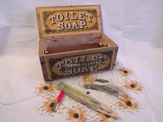 Antique Rustic Toilet Soap Box, Wooden Box Used for Fishing Tackle