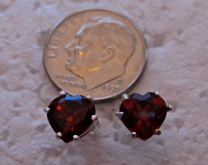 Garnet Heart Studs, 7mm Heart, Natural, Set in Sterling Silver E758