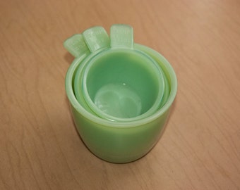 Vintage jadite measuring cups