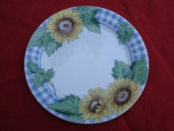 Corelle Corning Sunsations Sunflower Salad Cake Plate