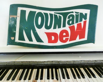 mountain dew logo 1970s