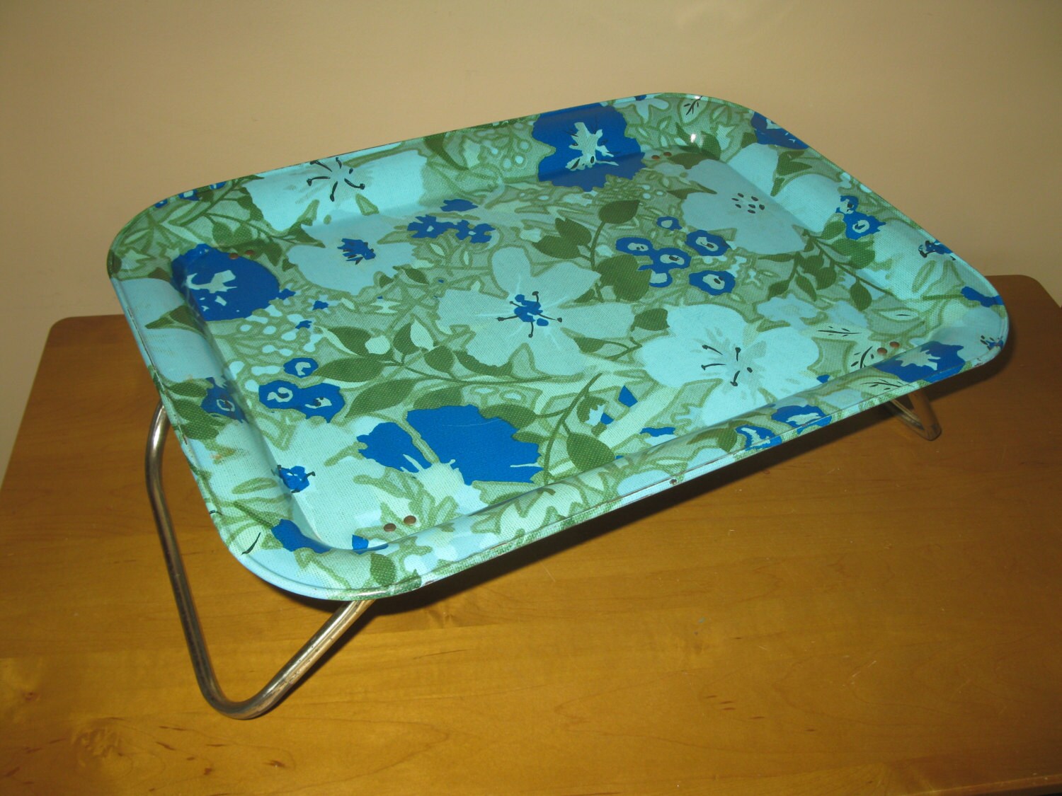 GROOVY Folding lap tray midcentury flower motif bed tray portable