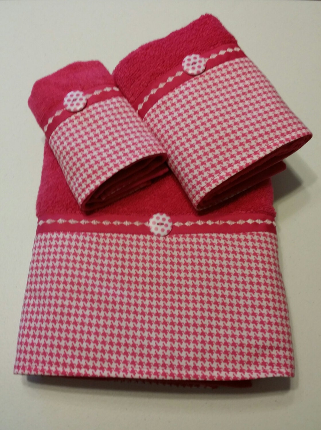 Fuchsia Hot Pink and White Houndstooth Bath Towel Set Ready