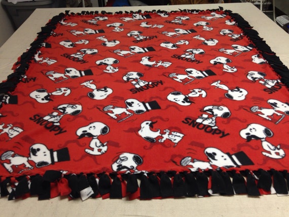 Snoopy blanket | Snoopy blanket, Snoopy merchandise, Snoopy