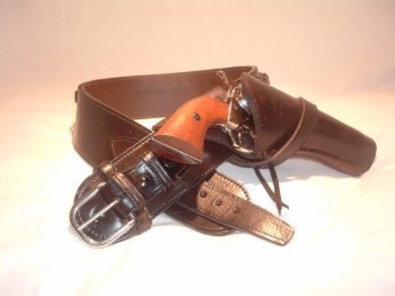 Items similar to Hand Made Cross Draw Rig All Leather Western Cowboy ...